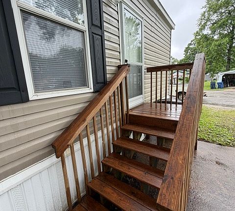 3rd image of 1385 White Oak St