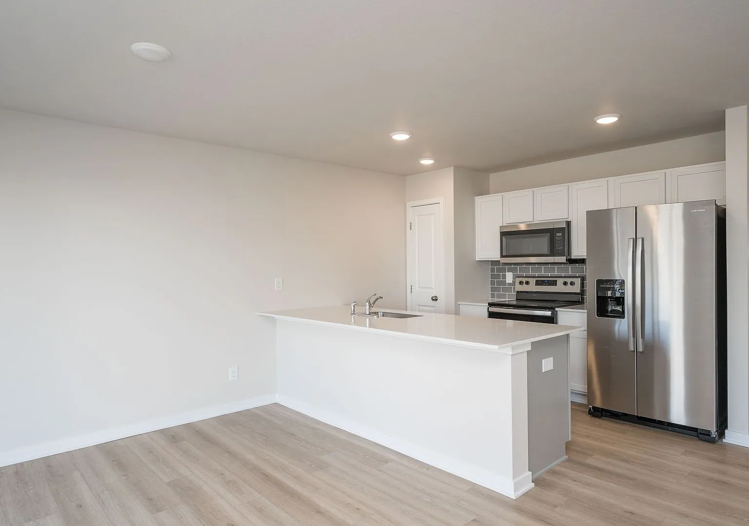 New 3 Bedroom Ranch Twinhome for Rent! — Photo 2