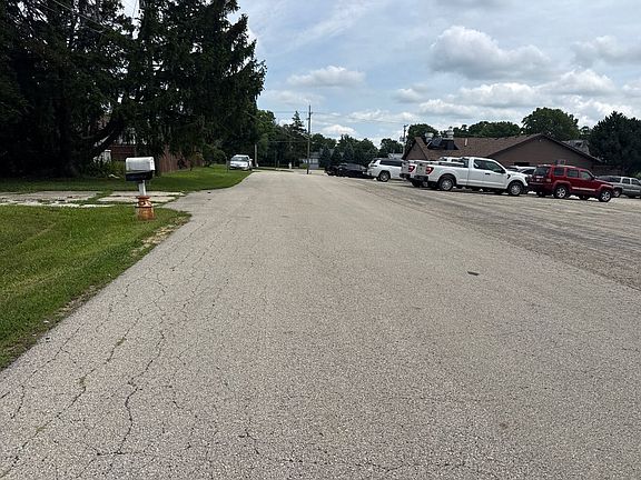 4th image of 2156 Leonard Rd