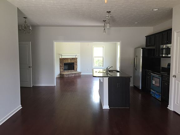 3rd image of 2206 Winding Oak Dr