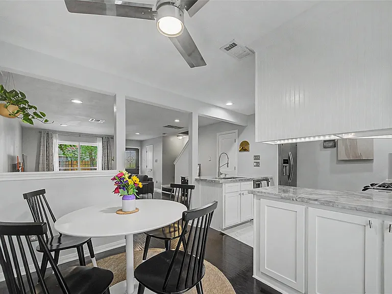 1104 Buckner St — Photo 17