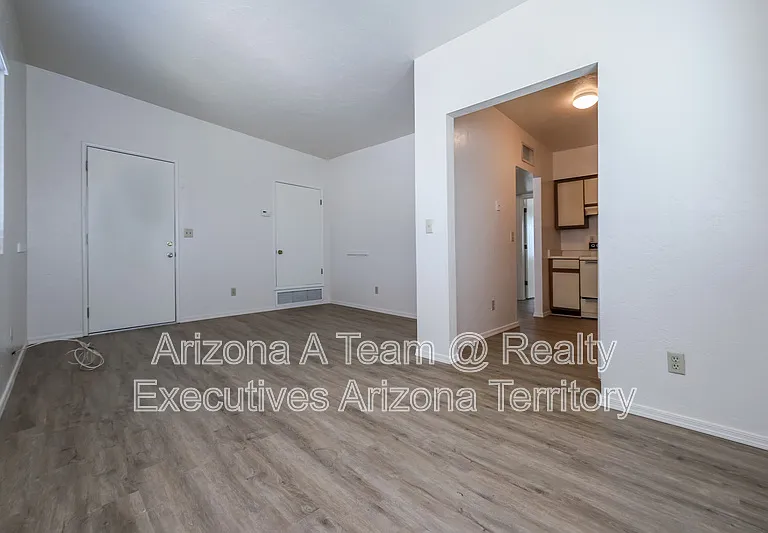 312 E 24th St #4 — Photo 7