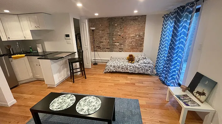 Rented by Nooklyn NYC LLC | media 8