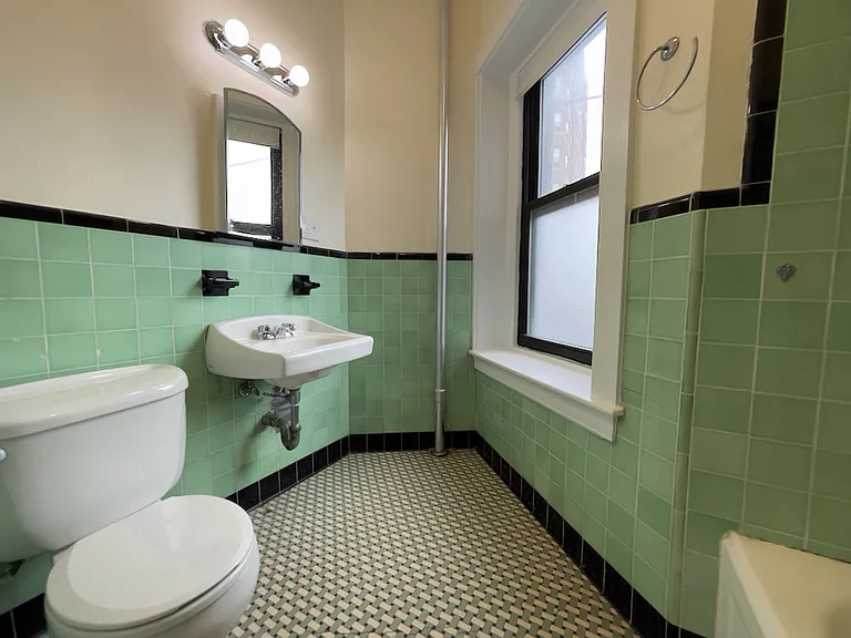 503 Beacon St #9 — Photo 9