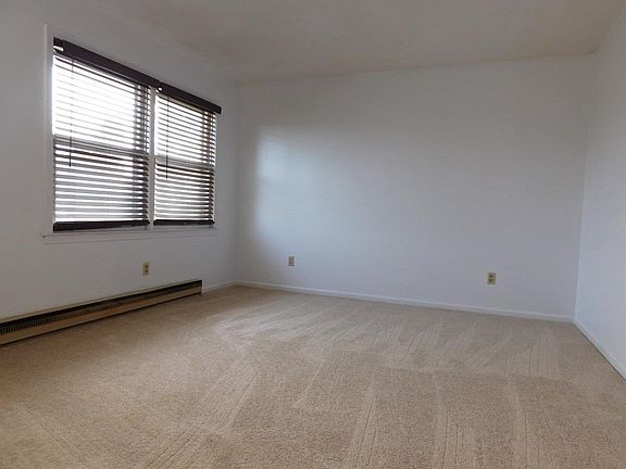 3rd image of 3344 Beaver Creek Dr