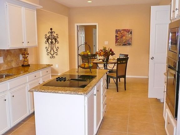 4th image of 531 Indian Creek Dr