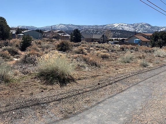 4th image of Pond Dr