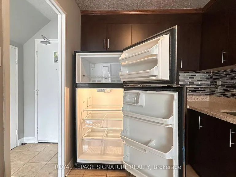 2121 Roche Ct #109 — Photo 4