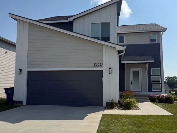 1550 S Kings Grove Ave, West Des Moines, IA 50266