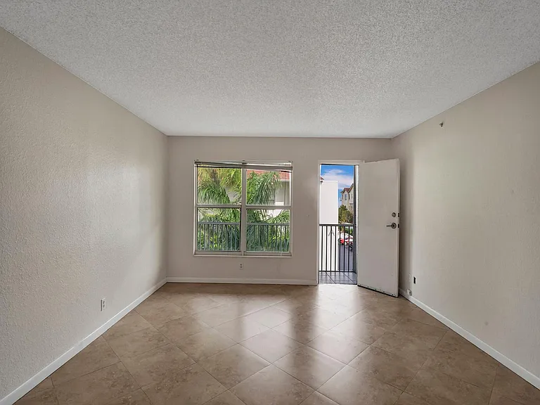 4025 N Federal Hwy #B311 — Photo 10