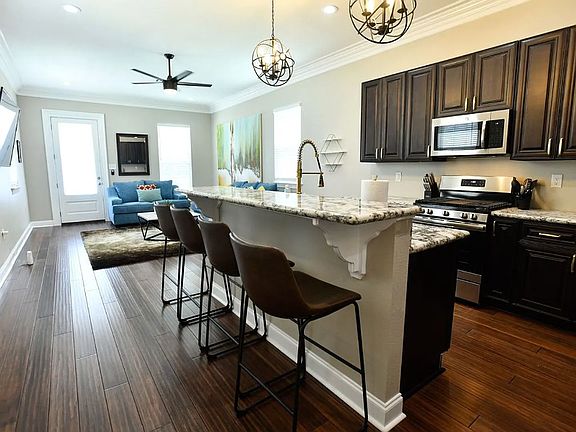 4th image of 1822 Onzaga St #B