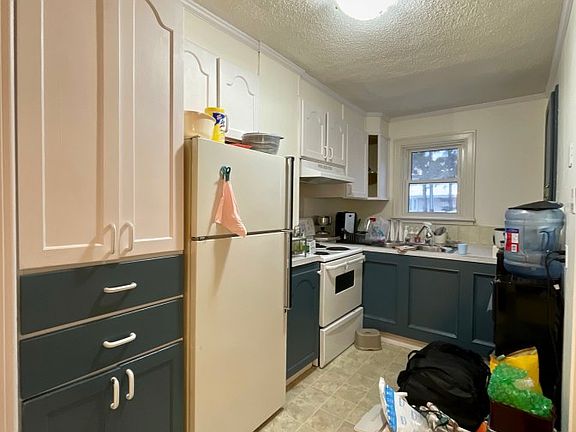 Main Floor Kitchen