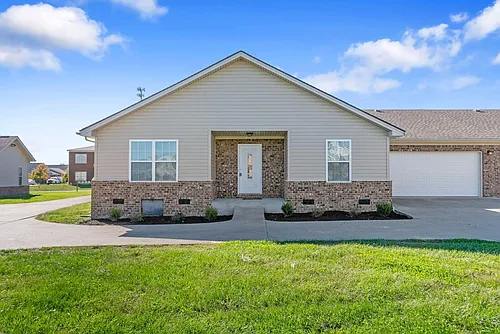 579 Regency Cir Photo 1