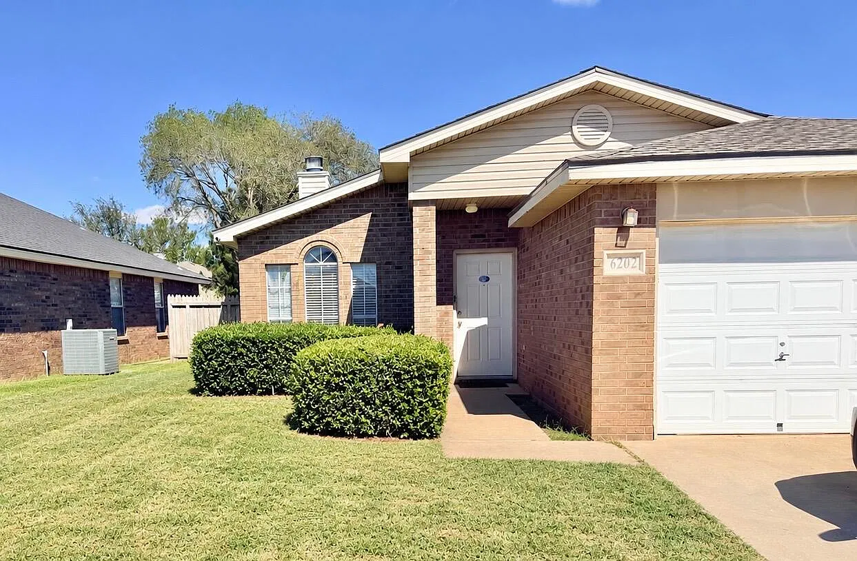 3 bed, 2.0 bath, 1455 sqft, $1,500 — Photo 1