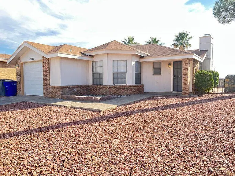 11812 Tracy Austin Ln — Photo 1