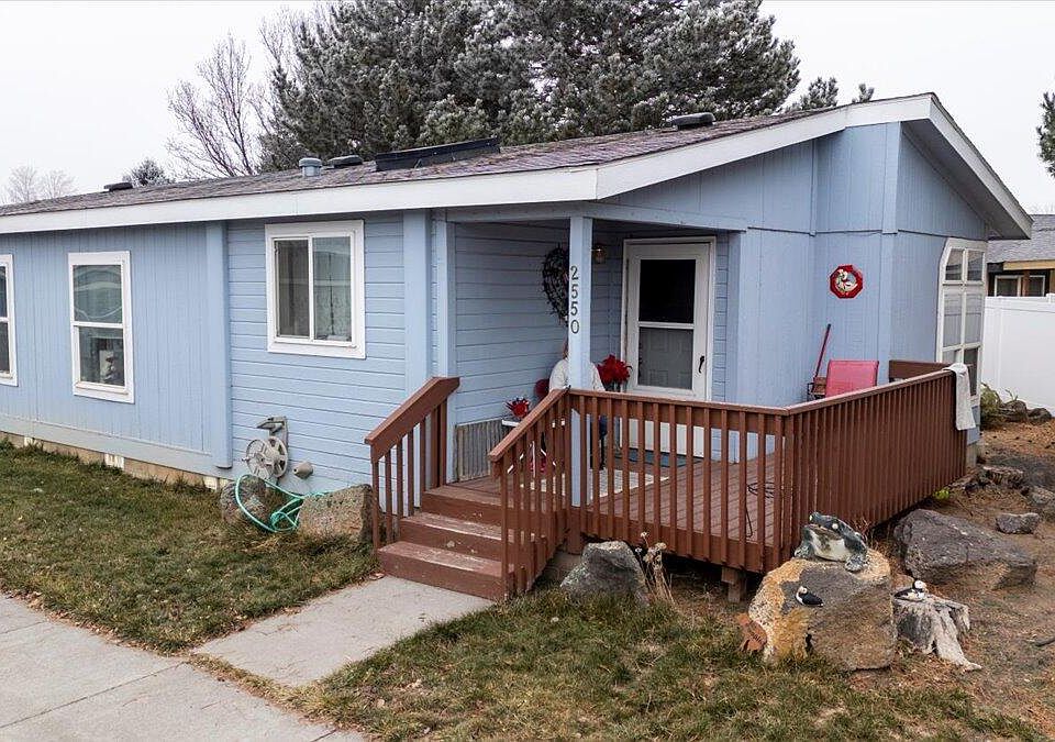 1st image of 2550 SW Yarrow Creek Dr