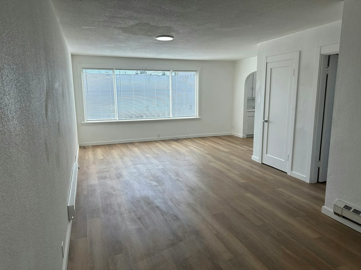 216 Division Avenue West, Unit B — Photo 2