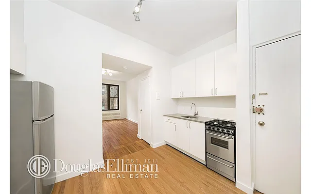 Rented by Douglas Elliman | media 13