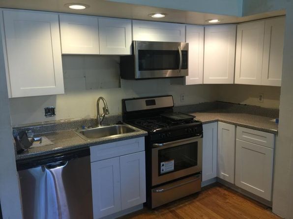 108 Central St APT 1R