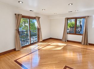 1942 W Melrose St #2, Chicago, IL 60657