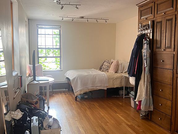 2nd image of 84 W Cedar St APT 4