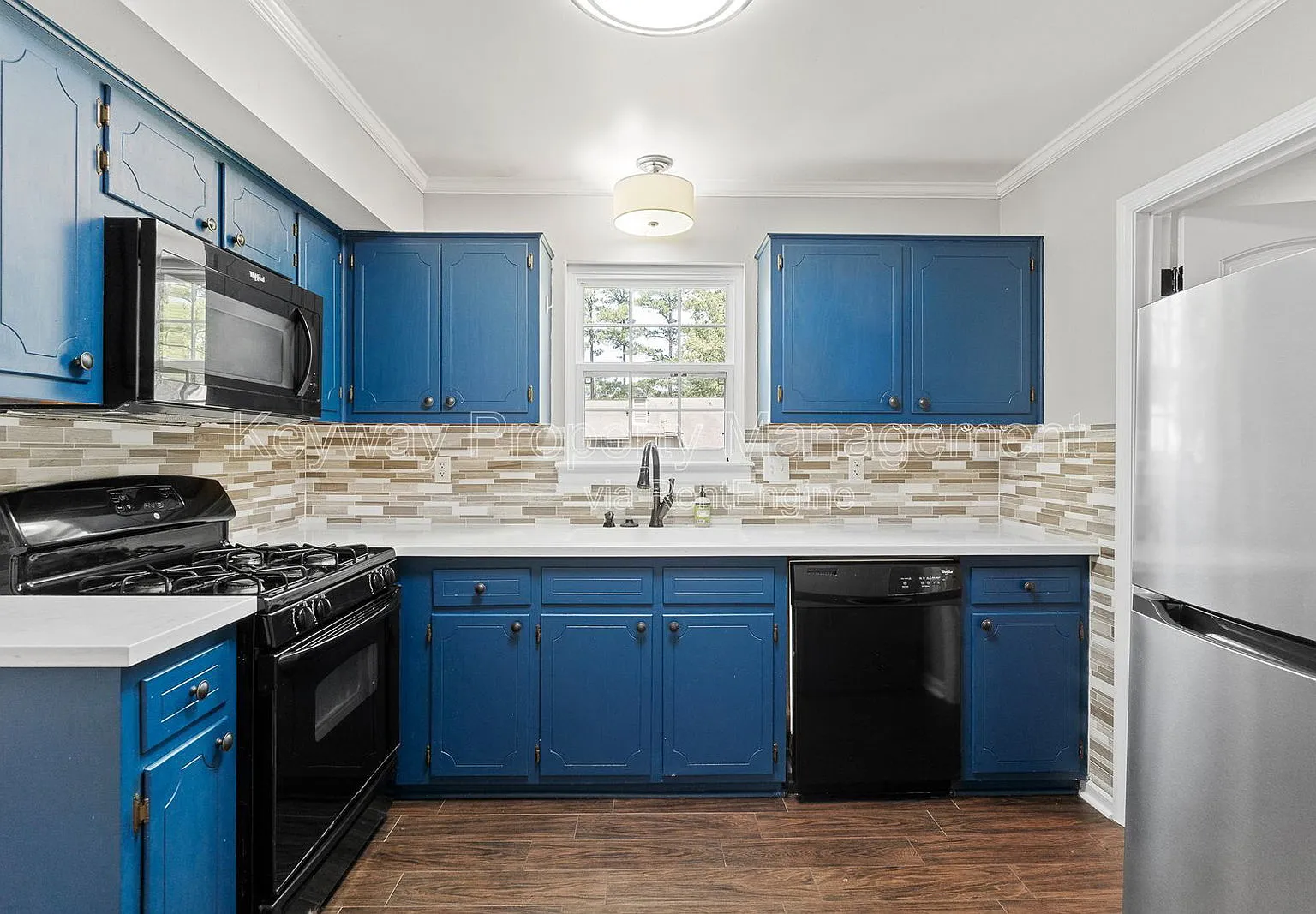3 bed, 2.0 bath, 1464 sqft, $1,745 — Photo 4