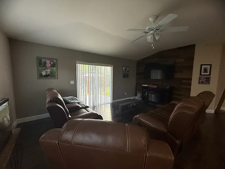 4909 3rd St W — Photo 3