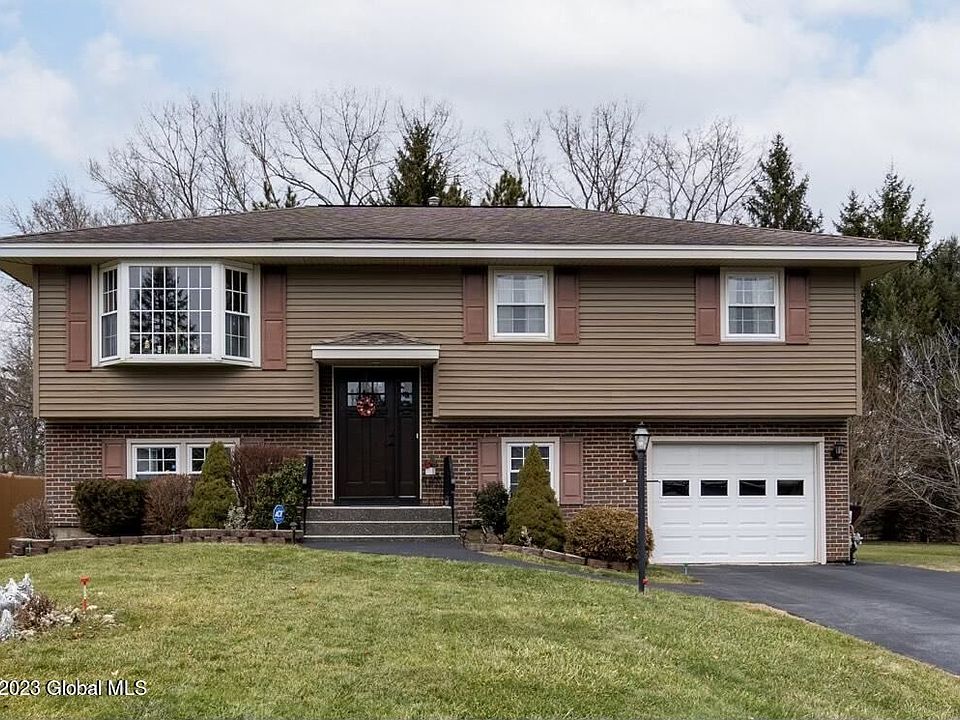1st image of 16 Horton Dr
