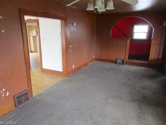 5th image of 2310 W Erie Ave