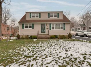 46 Nokomis Ave, Oakland, NJ 07436