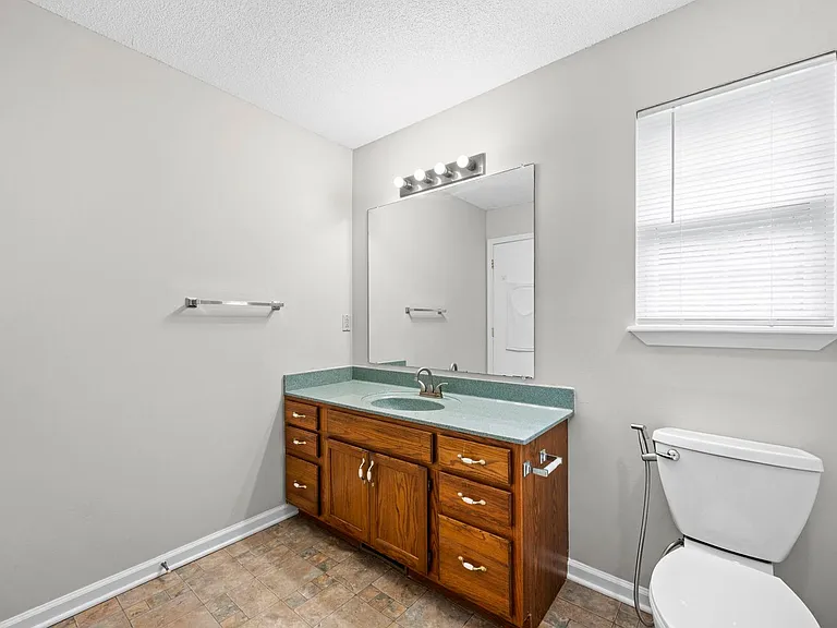 409 Kelsey Dr — Photo 19