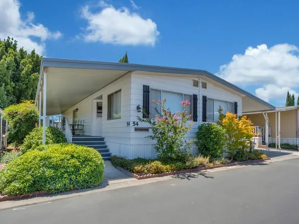 54 Embassy Dr, Woodland, CA 95776