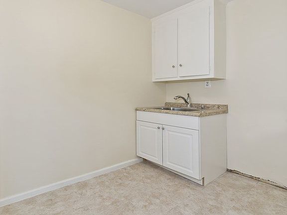 5th image of 210 Broadway Unit G1502