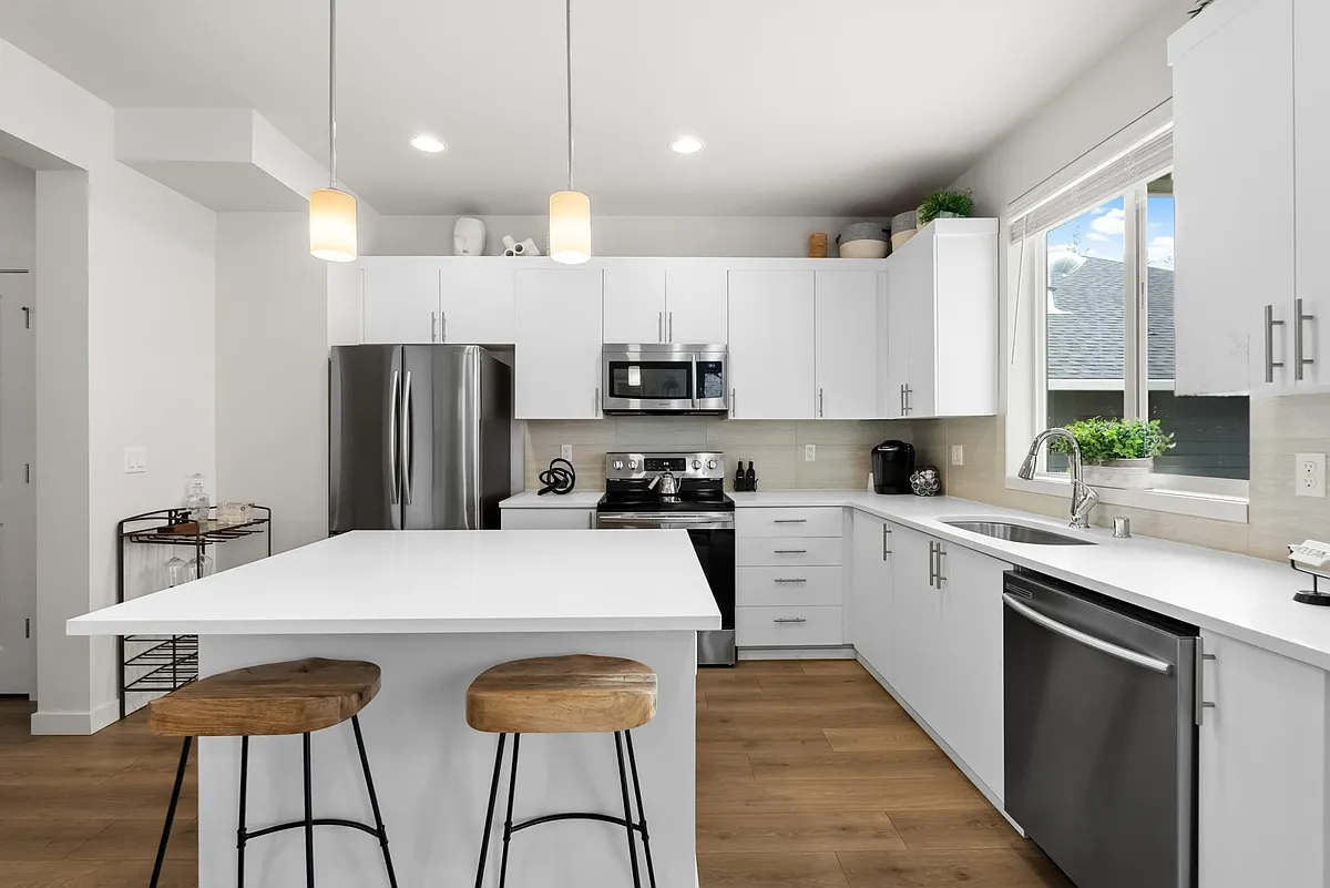 Building Photo - Skansie Pointe