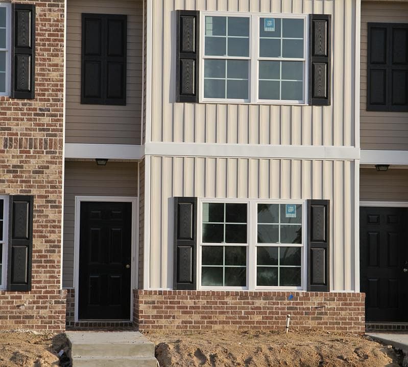 1st image of 108 Reserve Ln