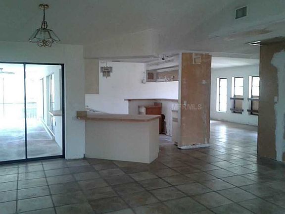 5th image of 179 Capatola St
