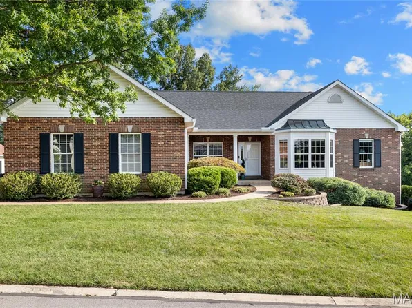 241 Greenburn Dr, Weldon Spring, MO 63304