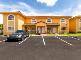 7666 W 34th Ln, Hialeah, FL