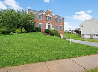 102 Trailside Ct, Coraopolis, PA 15108