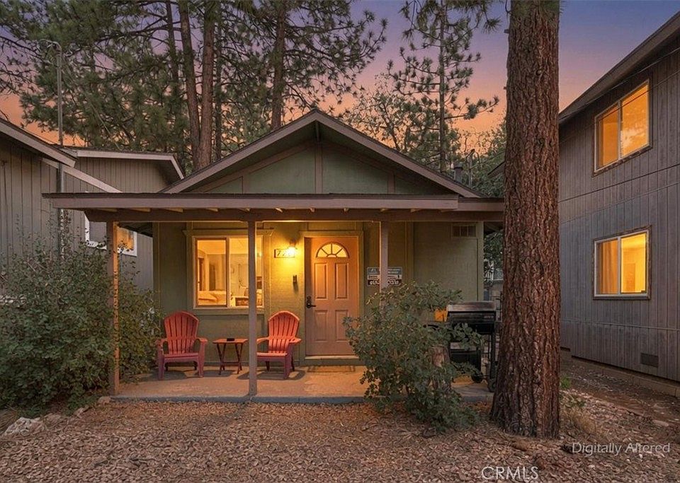 1st image of 728 Holmes Ln