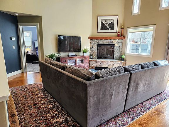 4th image of 1741 Laurelwood Dr