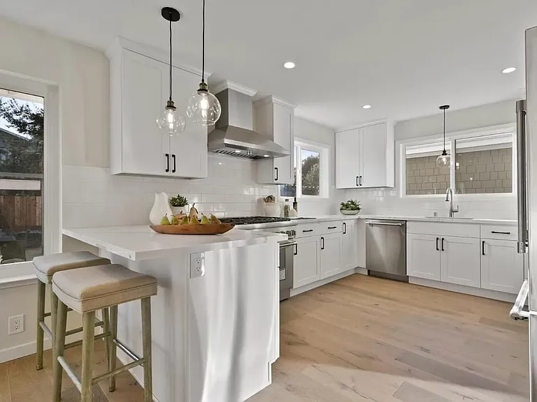 416 Valdez Ave — Photo 10