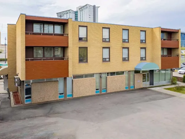 1133 17th Ave NW #1-10, Calgary, AB T2M 0P7