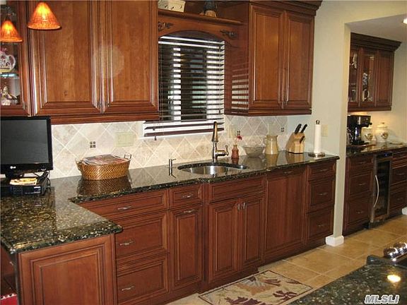 2nd image of 31 W Pond Ct