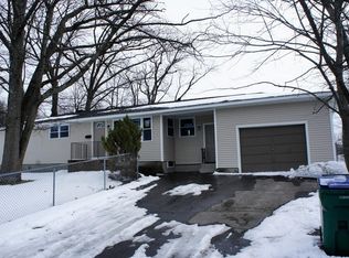 114 Laplume Ave, Lowell, MA 01854