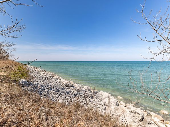 33 S Lake Shore County Rd, Beverly Shores, IN 46301
