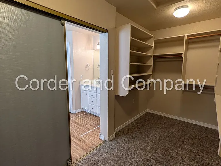8827 Hampton Ave NE — Photo 35