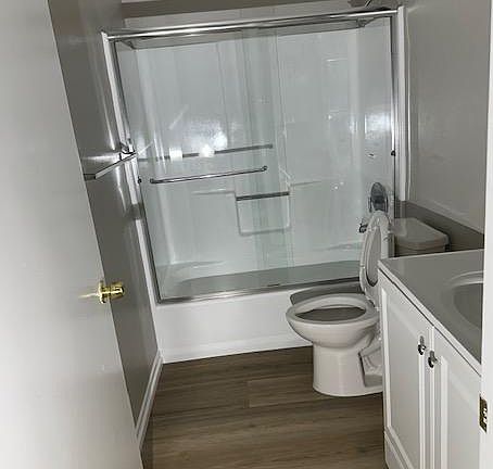 4th image of 14731 Erwin St APT 4