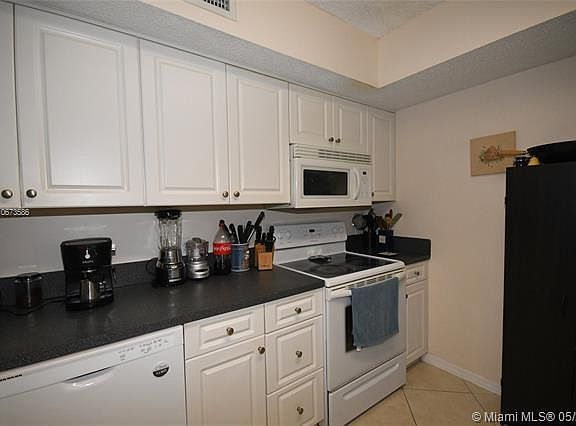 5th image of 9625 NW 1st Ct APT 11-204