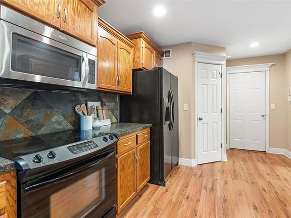 3rd image of 608 N Rockwell Ct